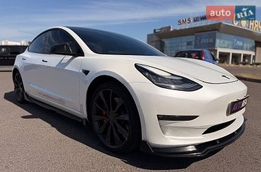 Седан Tesla Model 3 2019 в Кривому Розі