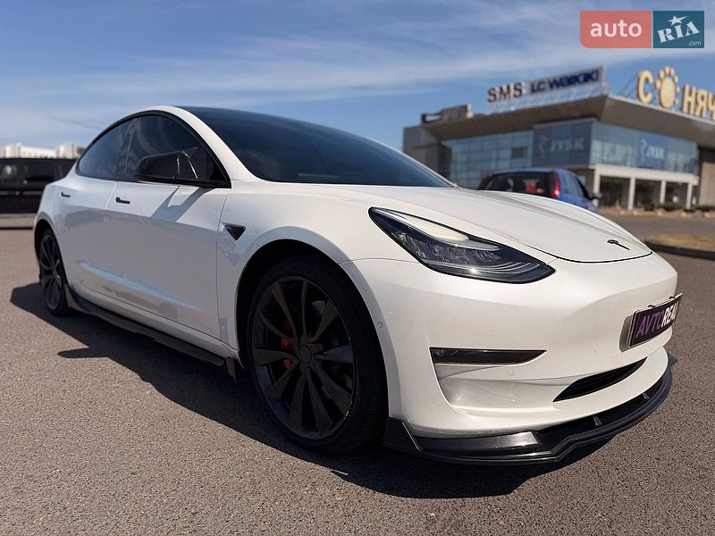 Седан Tesla Model 3 2019 в Кривому Розі