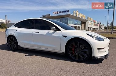 Седан Tesla Model 3 2019 в Кривому Розі