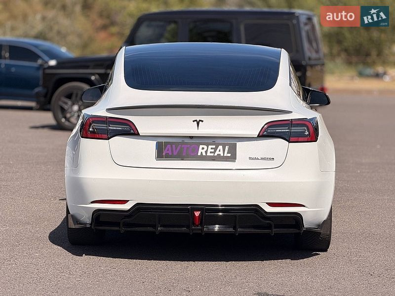Седан Tesla Model 3 2019 в Кривому Розі
