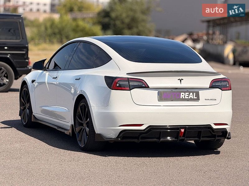 Седан Tesla Model 3 2019 в Кривому Розі