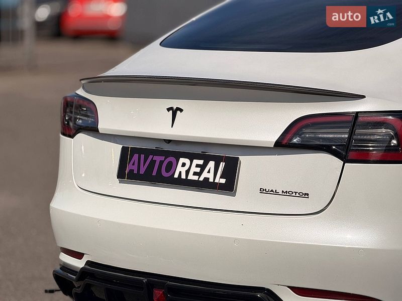 Седан Tesla Model 3 2019 в Кривому Розі