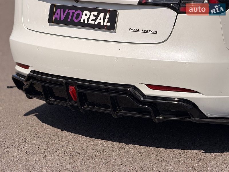 Седан Tesla Model 3 2019 в Кривому Розі