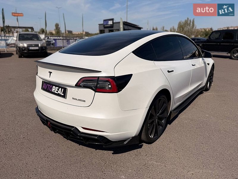 Седан Tesla Model 3 2019 в Кривому Розі