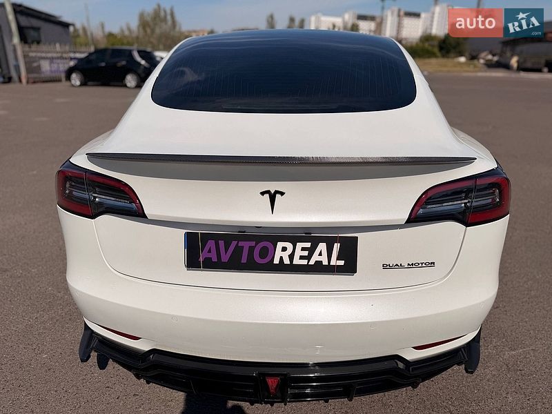 Седан Tesla Model 3 2019 в Кривому Розі