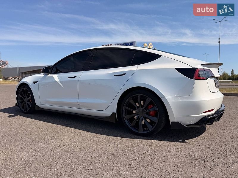 Седан Tesla Model 3 2019 в Кривому Розі