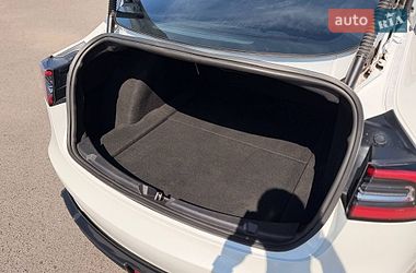 Седан Tesla Model 3 2019 в Кривому Розі