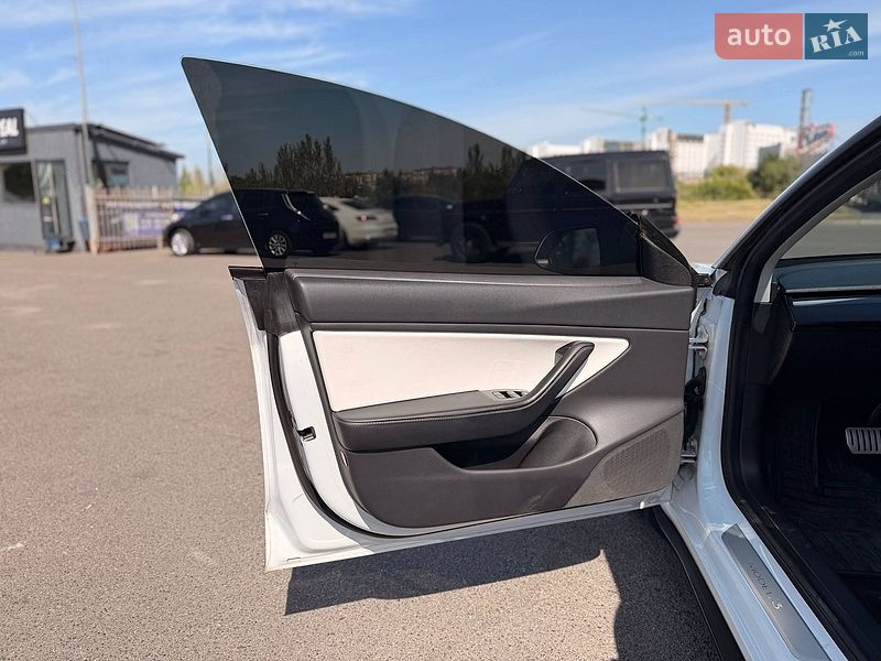 Седан Tesla Model 3 2019 в Кривому Розі