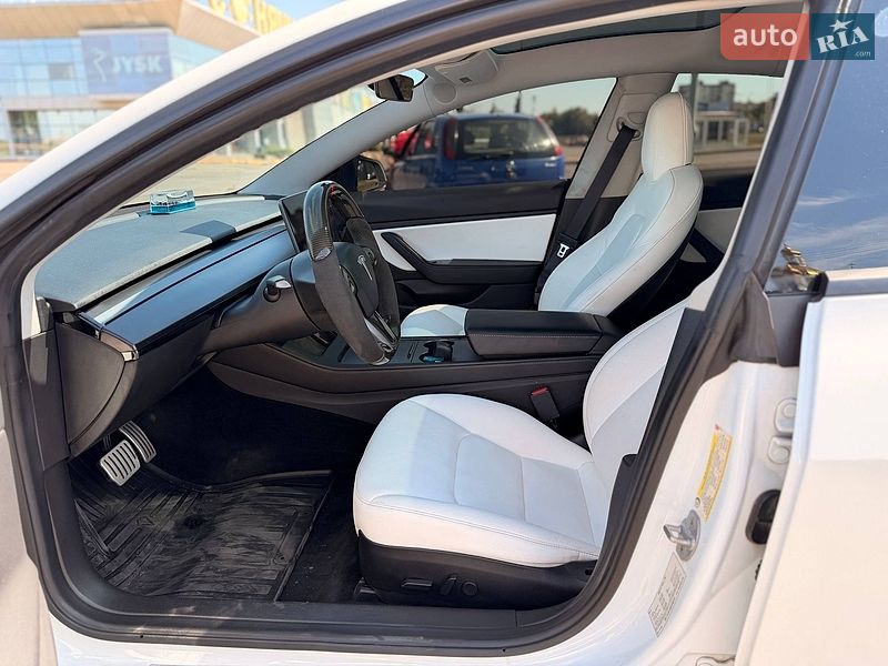 Седан Tesla Model 3 2019 в Кривому Розі