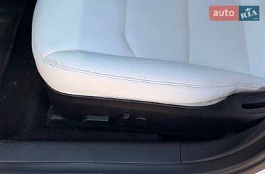 Седан Tesla Model 3 2019 в Кривому Розі