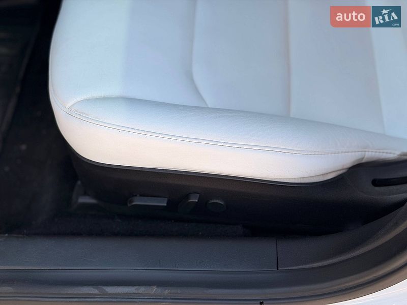 Седан Tesla Model 3 2019 в Кривому Розі