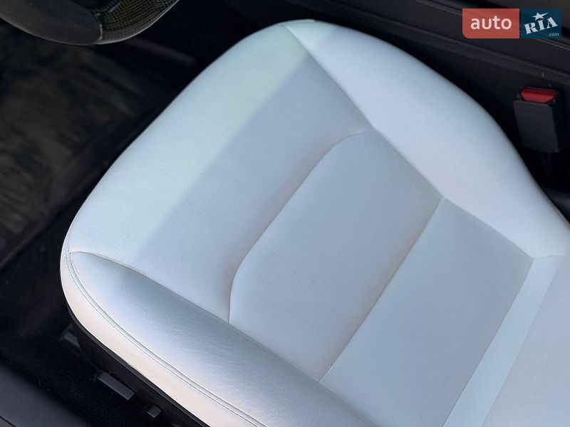 Седан Tesla Model 3 2019 в Кривому Розі