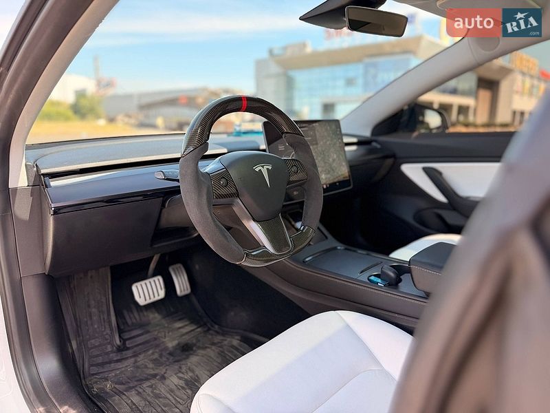 Седан Tesla Model 3 2019 в Кривому Розі