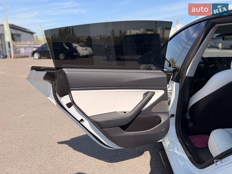 Седан Tesla Model 3 2019 в Кривому Розі