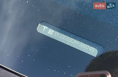 Седан Tesla Model 3 2019 в Кривому Розі