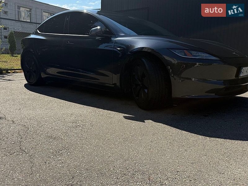 Седан Tesla Model 3 2024 в Білій Церкві