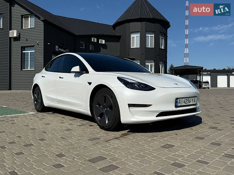 Tesla Model 3 2022
