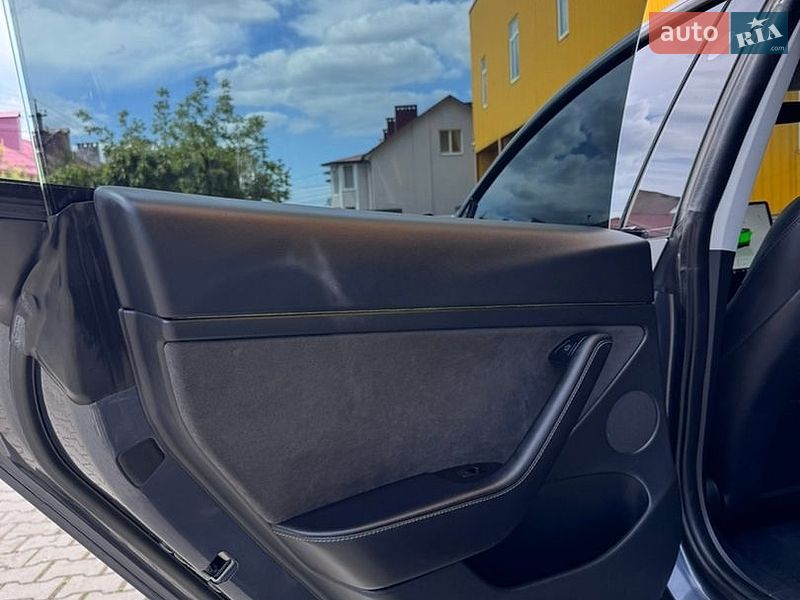 Седан Tesla Model 3 2022 в Хмельницькому
