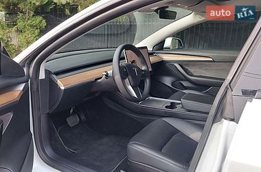 Седан Tesla Model 3 2021 в Луцке