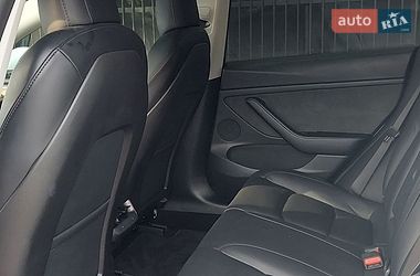 Седан Tesla Model 3 2021 в Луцке