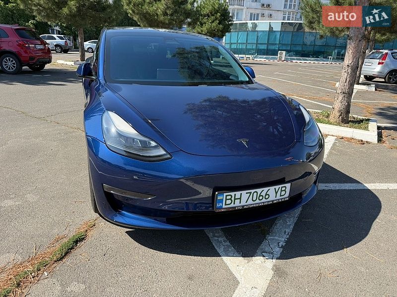 Седан Tesla Model 3 2021 в Одессе