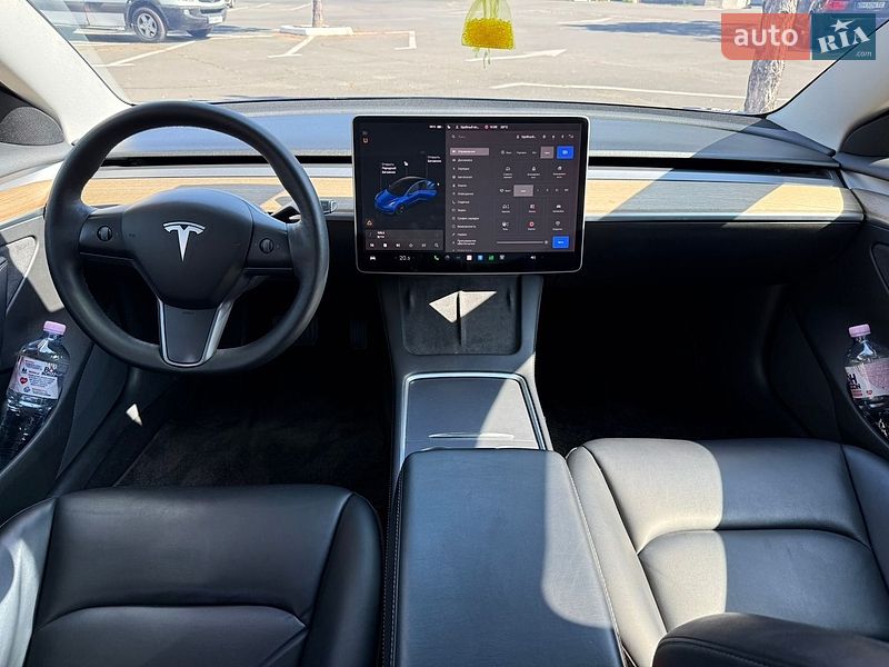 Седан Tesla Model 3 2021 в Одессе