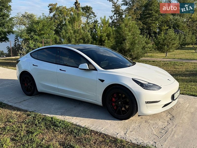 Tesla Model 3 2021