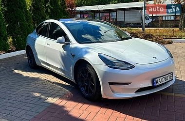 Седан Tesla Model 3 2019 в Києві