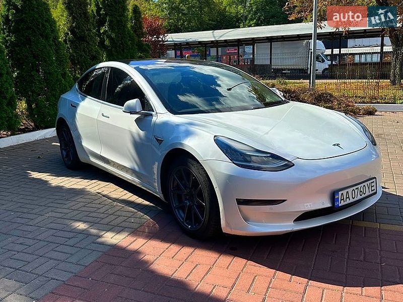 Седан Tesla Model 3 2019 в Києві