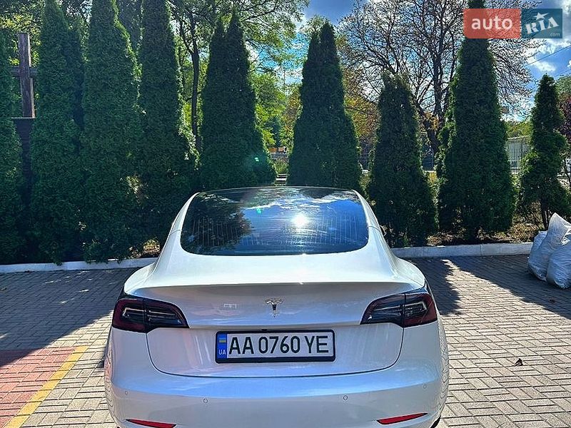 Седан Tesla Model 3 2019 в Києві