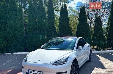 Седан Tesla Model 3 2019 в Києві