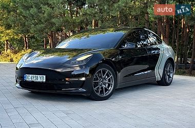 tesla model-3 2019 в Луцк от про продавца Павло Віталійович Михальчук tesla model-3 2019 в Луцк от профессионального продавца Павло Віталійович Михальчук