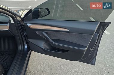 Седан Tesla Model 3 2023 в Днепре