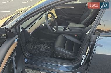 Седан Tesla Model 3 2023 в Днепре