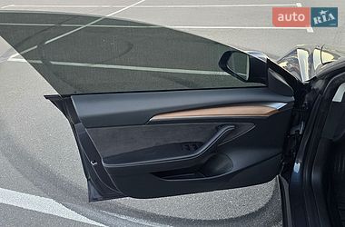 Седан Tesla Model 3 2023 в Днепре