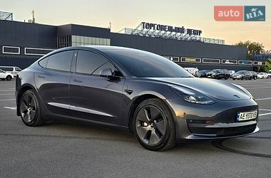 Седан Tesla Model 3 2023 в Днепре