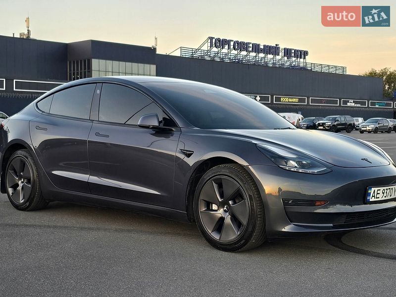Седан Tesla Model 3 2023 в Днепре