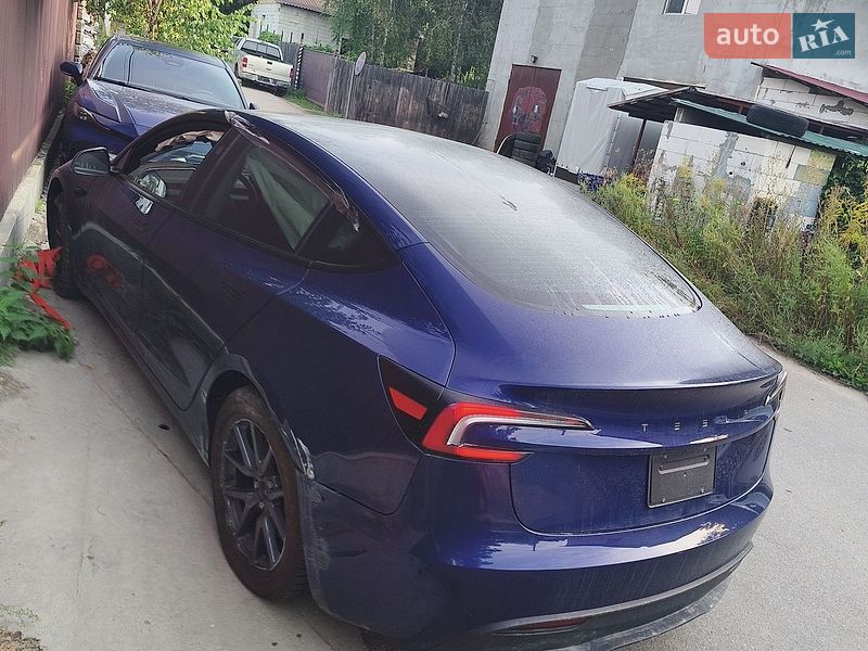 Седан Tesla Model 3 2025 в Києві