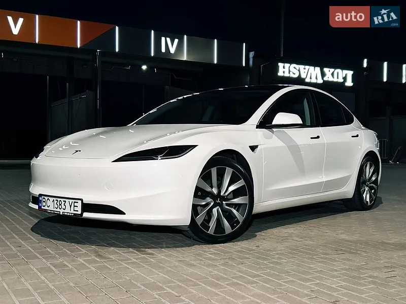 Tesla Model 3 2024