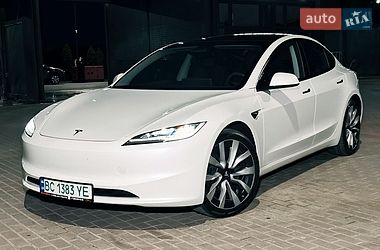 Седан Tesla Model 3 2024 в Львові