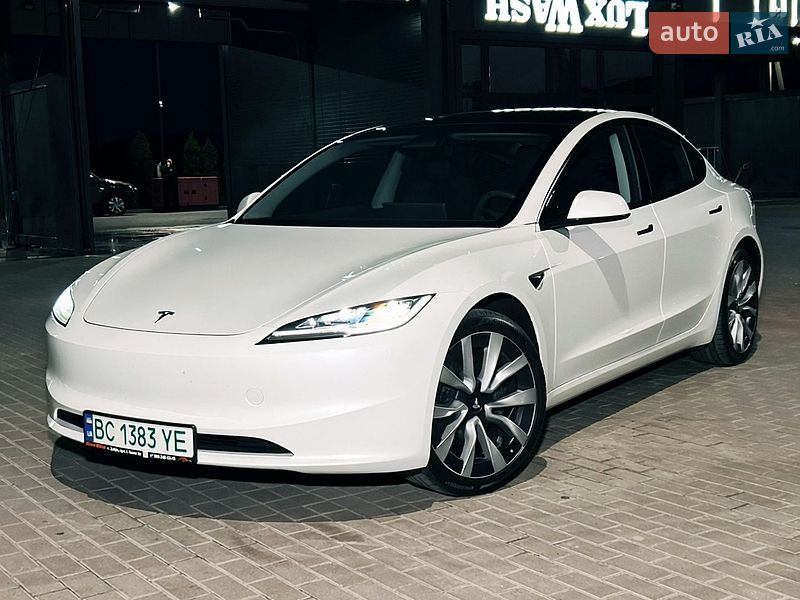 Седан Tesla Model 3 2024 в Львові
