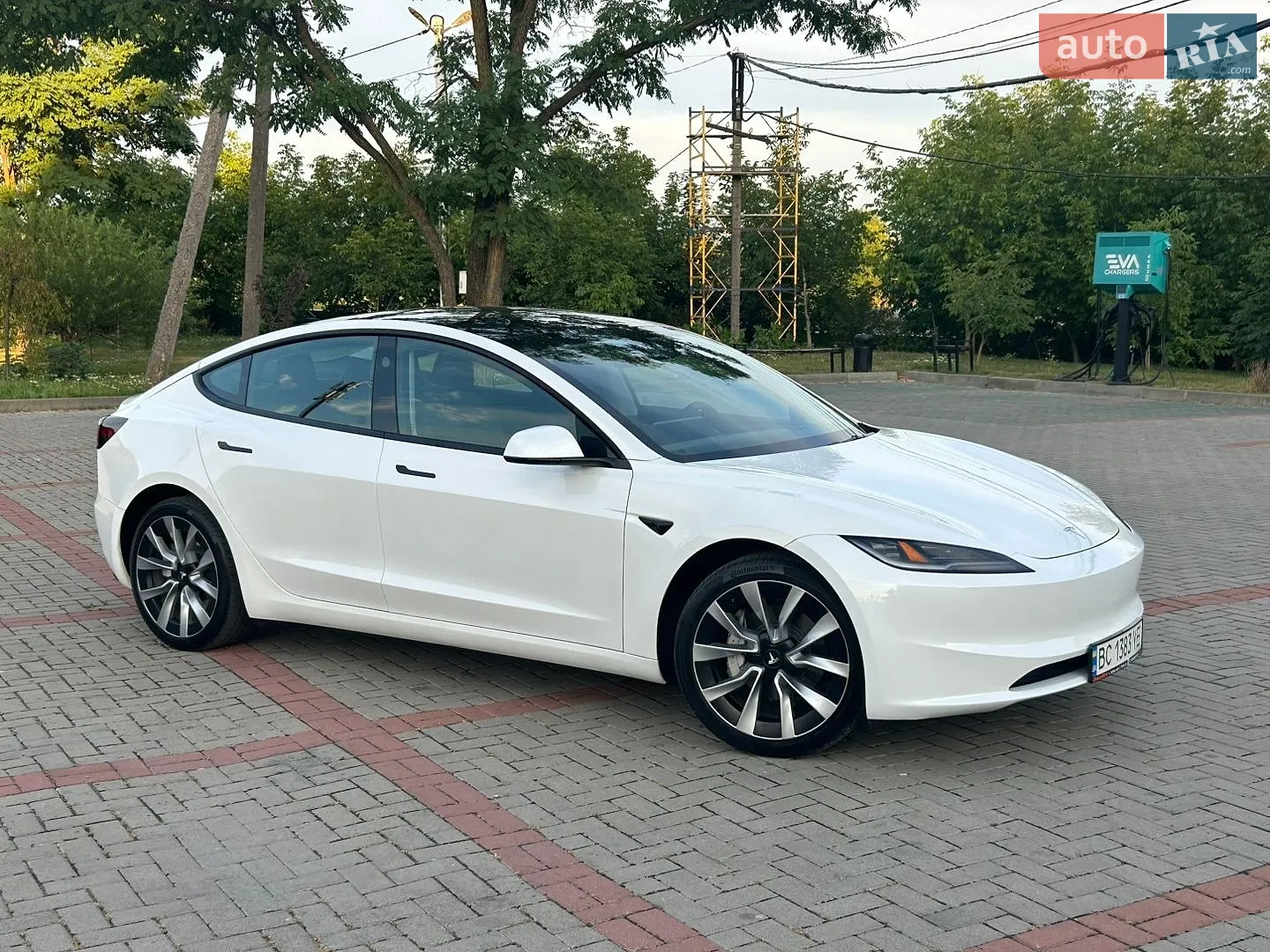 2024 Tesla Model 3 - мініатюра 8