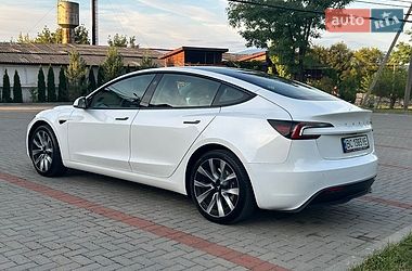 Седан Tesla Model 3 2024 в Львові