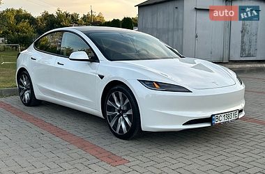 Седан Tesla Model 3 2024 в Львові
