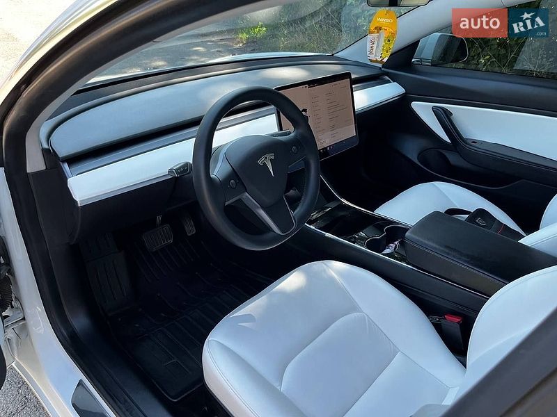 Седан Tesla Model 3 2020 в Хмельницькому