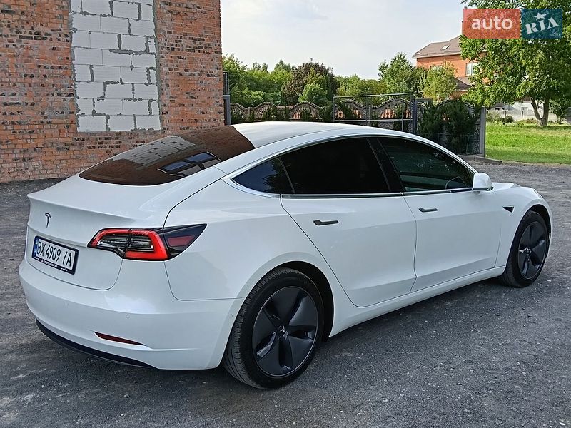 Седан Tesla Model 3 2020 в Хмельницькому