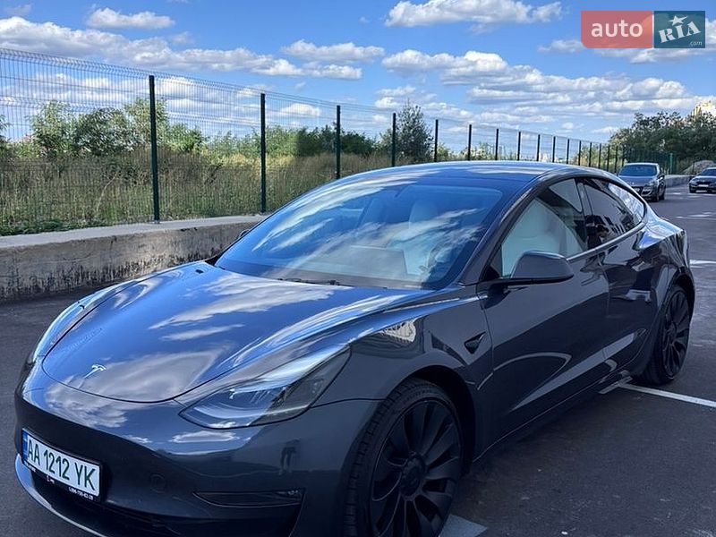 Tesla Model 3 2022
