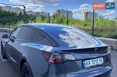 Седан Tesla Model 3 2022 в Києві