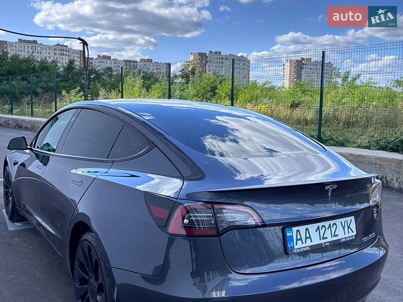 Седан Tesla Model 3 2022 в Києві