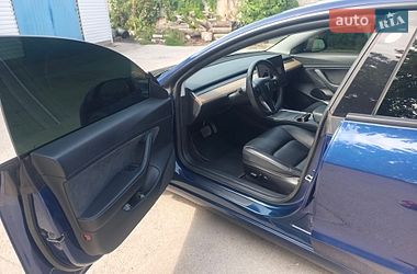 Седан Tesla Model 3 2021 в Томаковке